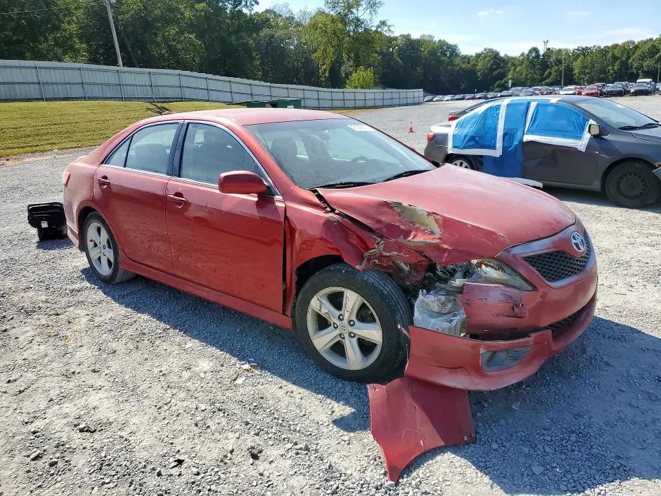 2011 TOYOTA CAMRY SE  