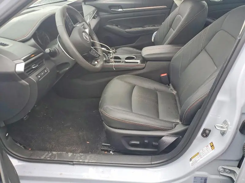 2024 NISSAN ALTIMA SR  