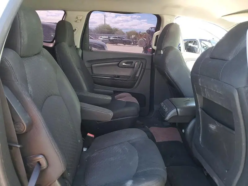 2012 CHEVROLET TRAVERSE LT  