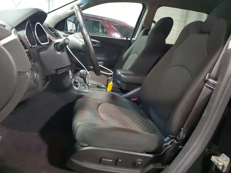 2012 CHEVROLET TRAVERSE LT  