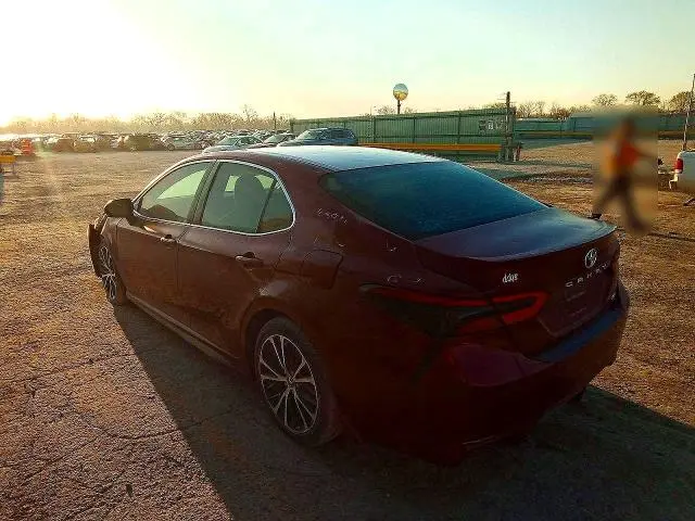 2018 TOYOTA CAMRY SE  