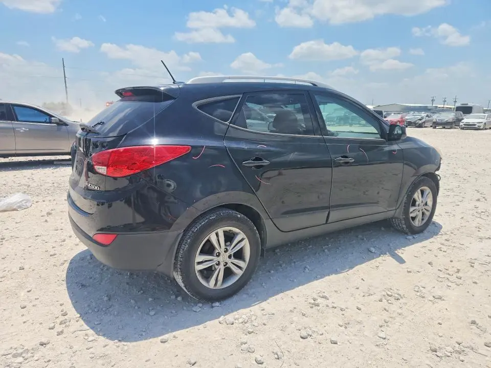 2011 HYUNDAI TUCSON GLS  