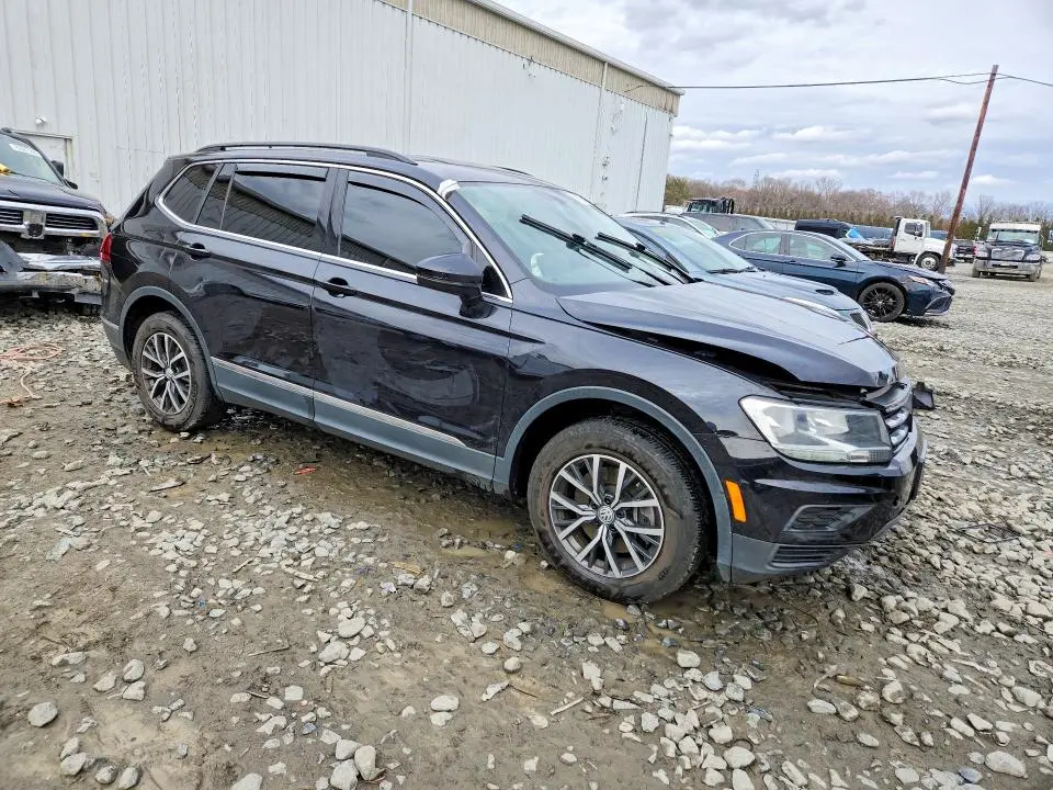 2020 VOLKSWAGEN TIGUAN SE  