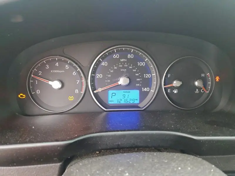 2011 HYUNDAI SANTA FE SE  