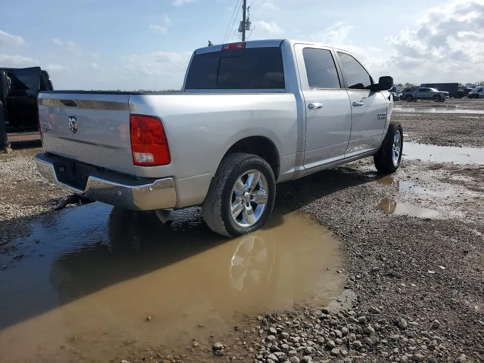 2017 RAM 1500 SLT  