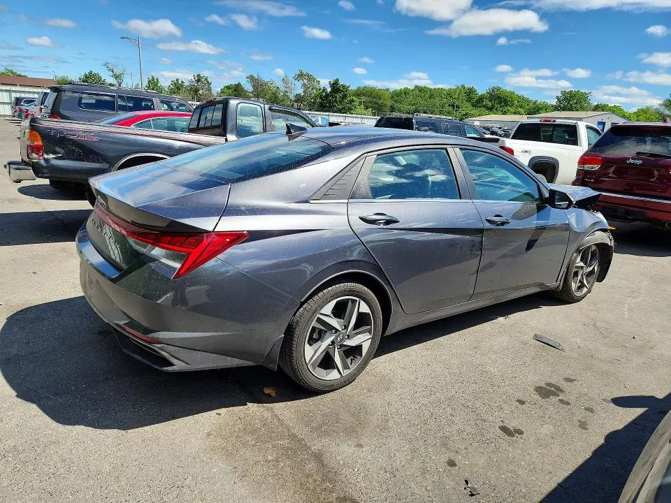 2022 HYUNDAI ELANTRA SEL  
