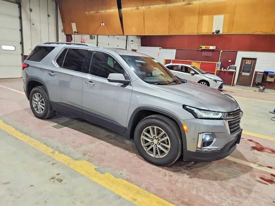 2023 CHEVROLET TRAVERSE LT  