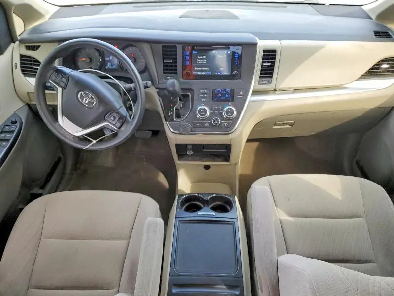 2016 TOYOTA SIENNA LE  