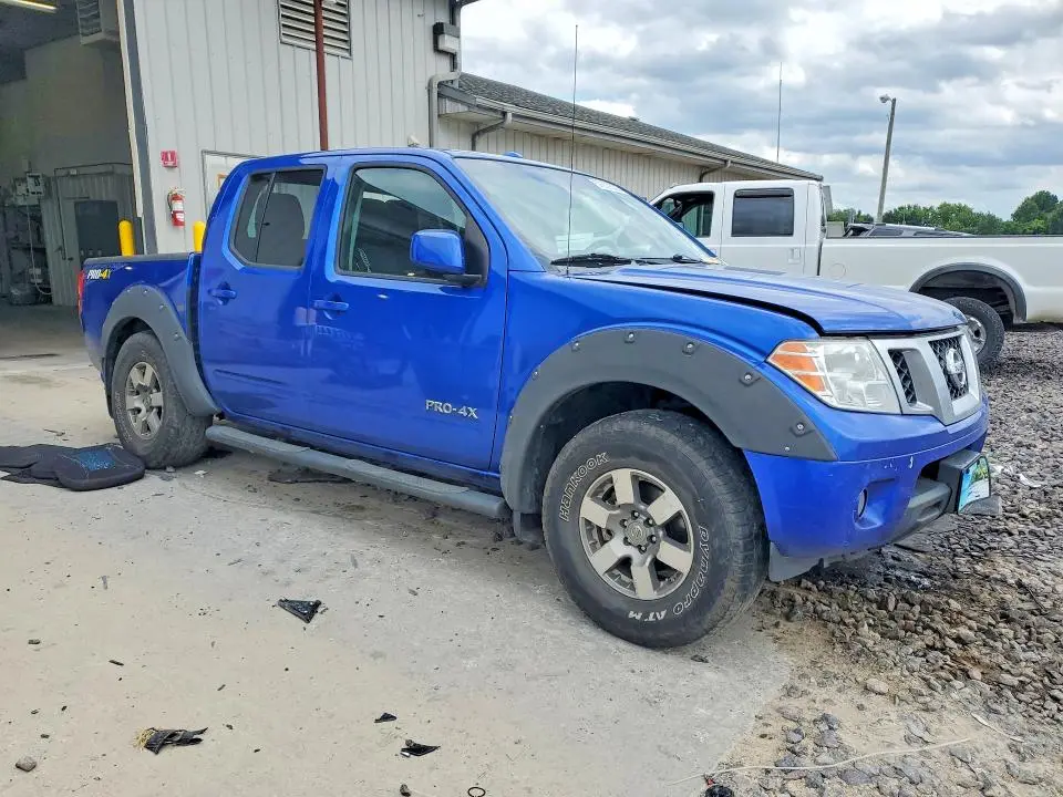 2013 NISSAN FRONTIER S  