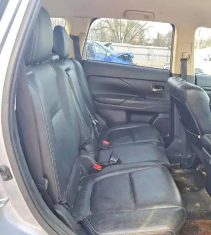 2016 MITSUBISHI OUTLANDER SE  