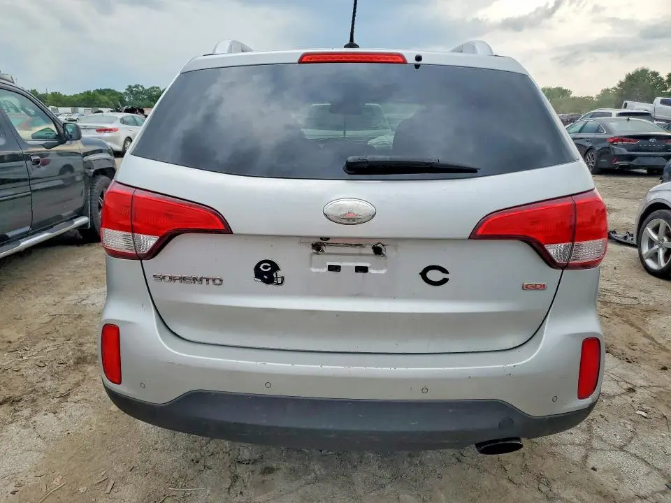 2015 KIA SORENTO LX  