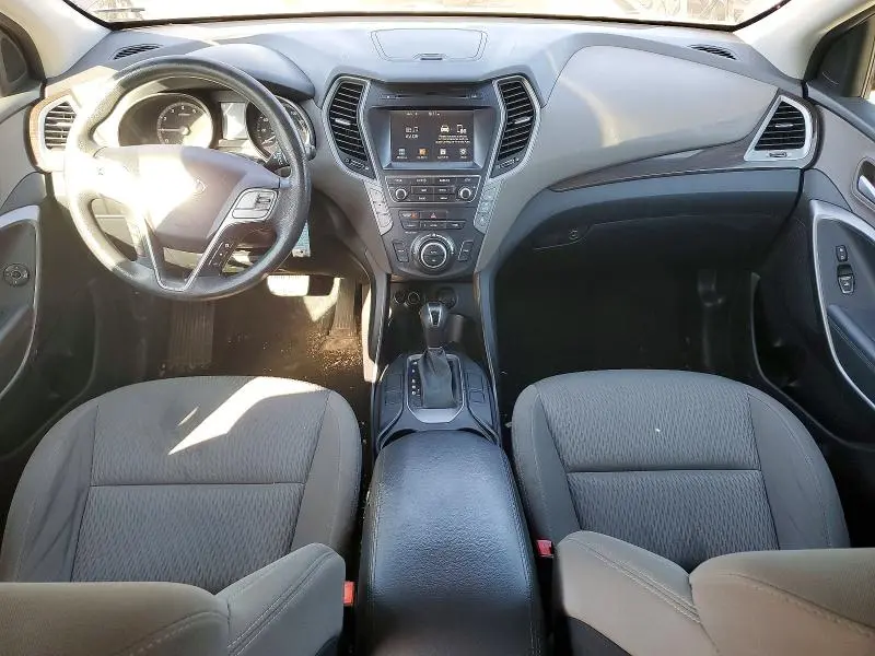2017 HYUNDAI SANTA FE SE  