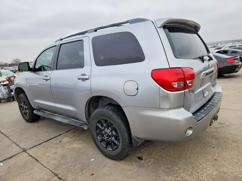 2011 TOYOTA SEQUOIA SR5  
