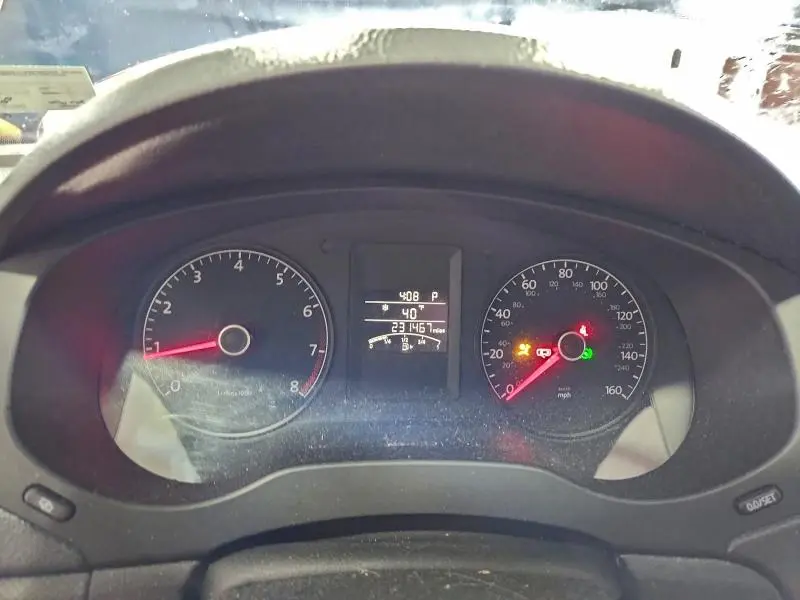 2011 VOLKSWAGEN JETTA SE  