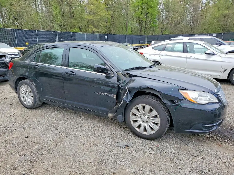 2014 CHRYSLER 200 LX  
