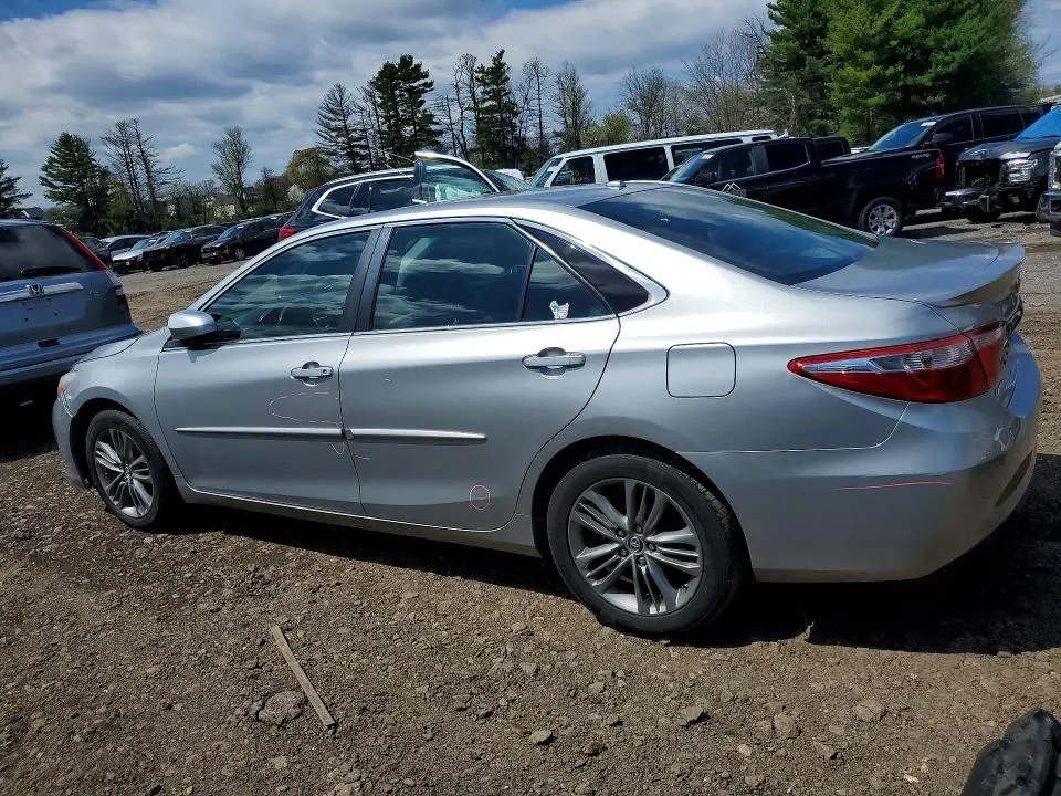 2015 TOYOTA CAMRY SE  