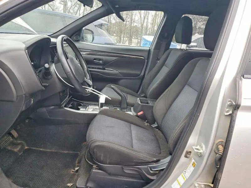 2018 MITSUBISHI OUTLANDER SE  