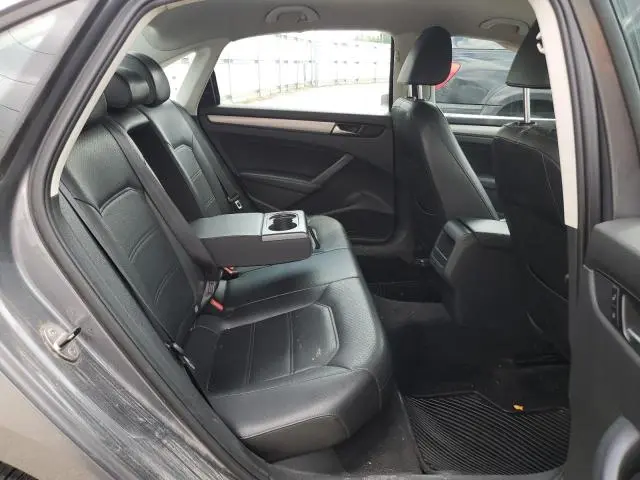 2015 VOLKSWAGEN PASSAT S  