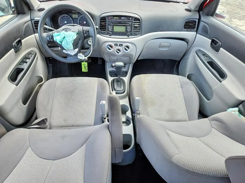 2011 HYUNDAI ACCENT GLS  