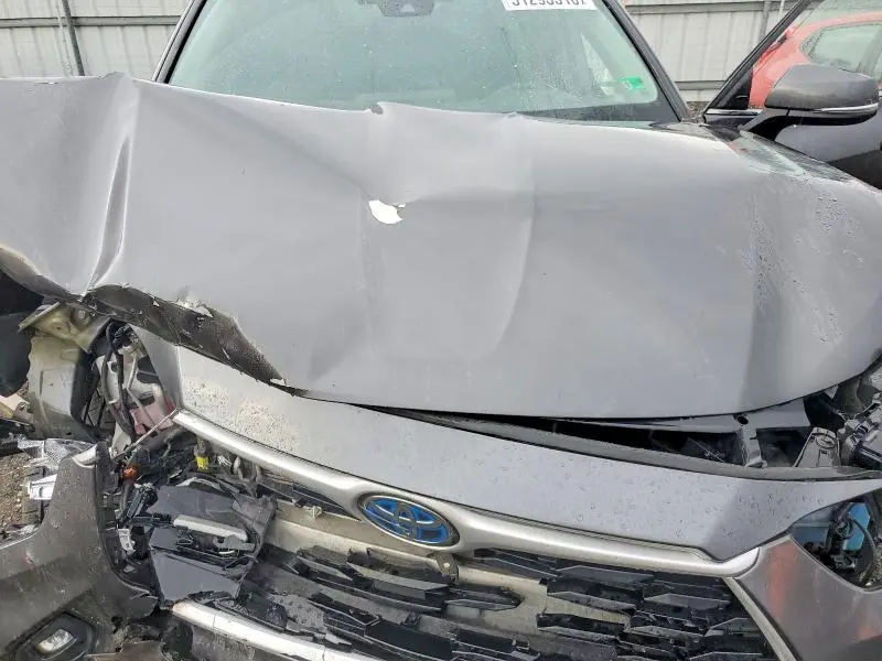 2021 TOYOTA HIGHLANDER HYBRID LE  