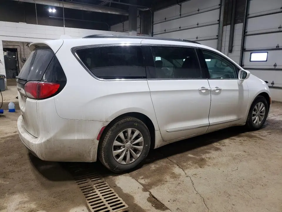 2017 CHRYSLER PACIFICA TOURING L  