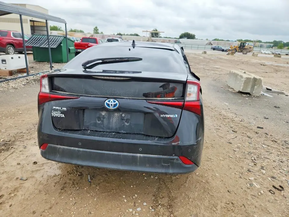 2021 TOYOTA PRIUS LE  