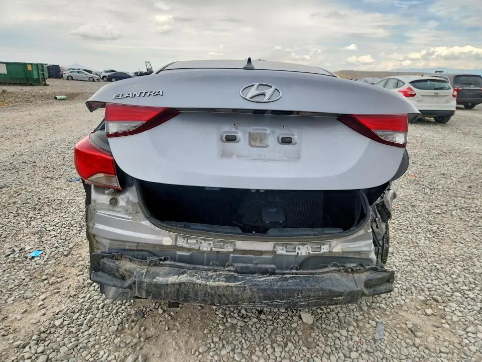 2015 HYUNDAI ELANTRA SE  