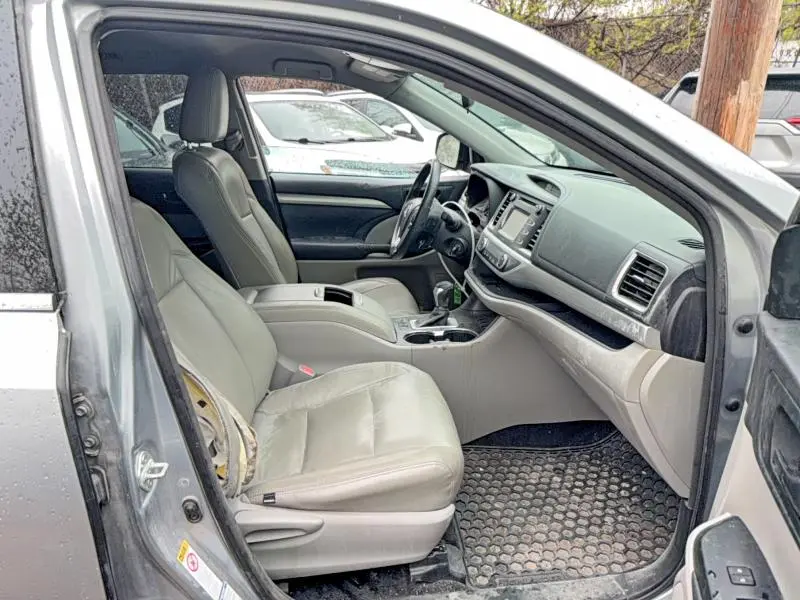 2014 TOYOTA HIGHLANDER LE  