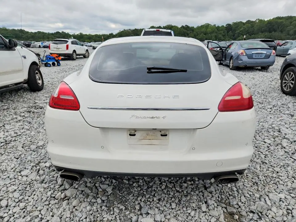 2011 PORSCHE PANAMERA 2  
