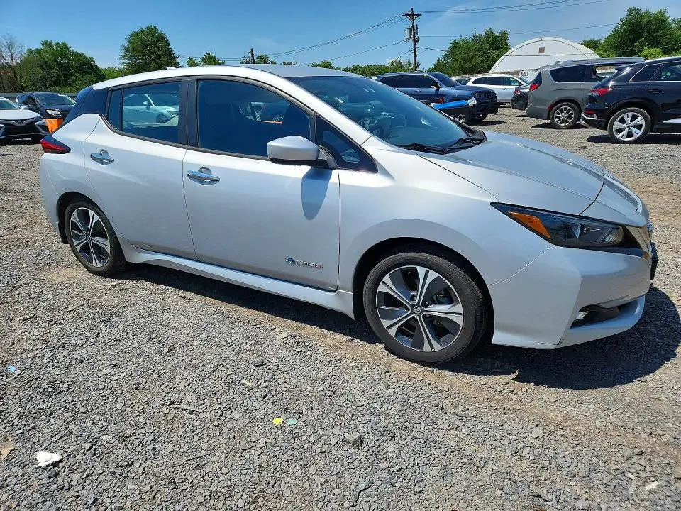 2018 NISSAN LEAF SV  