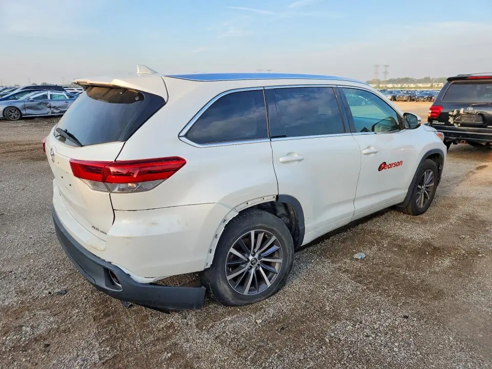 2017 TOYOTA HIGHLANDER XLE  