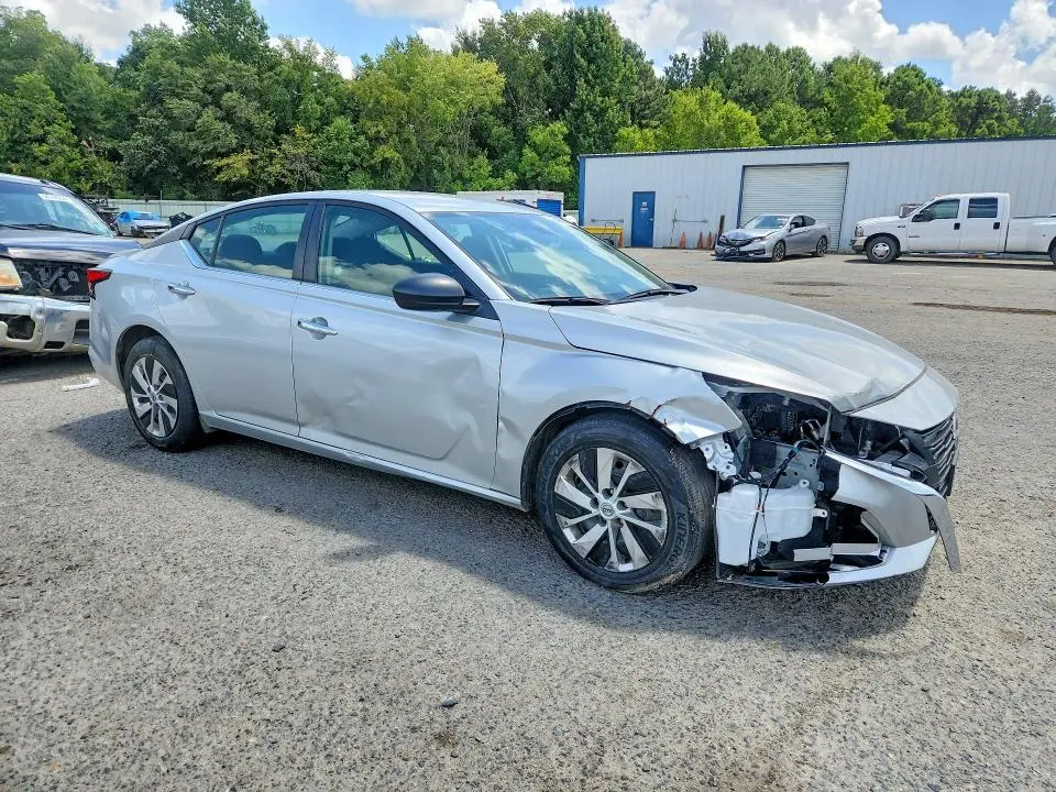 2024 NISSAN ALTIMA S  