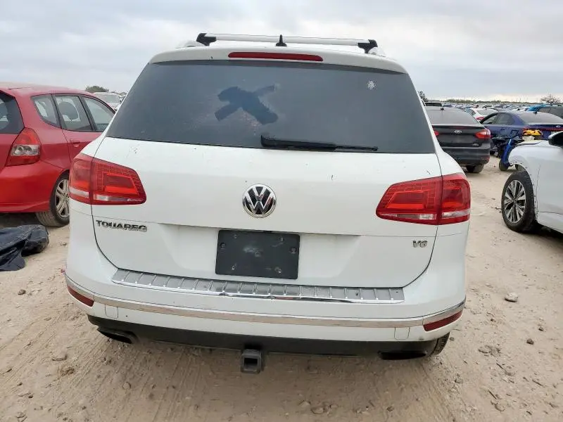 2016 VOLKSWAGEN TOUAREG SPORT  