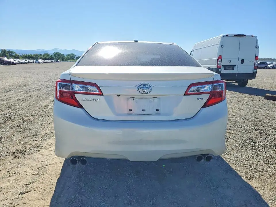2014 TOYOTA CAMRY SE V6  