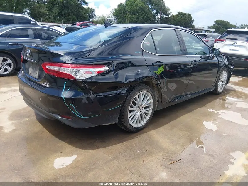2020 TOYOTA CAMRY XLE HYBRID