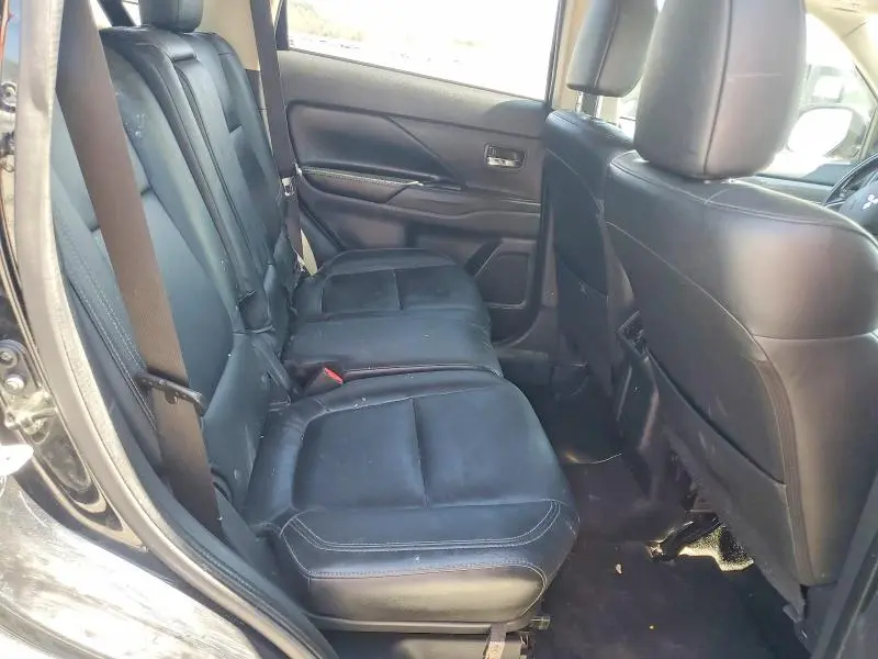 2019 MITSUBISHI OUTLANDER SE  