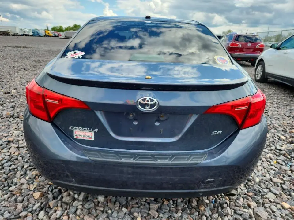 2017 TOYOTA COROLLA SE  