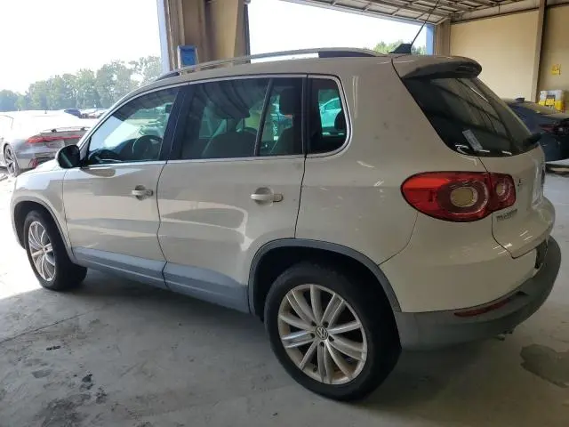 2011 VOLKSWAGEN TIGUAN S  