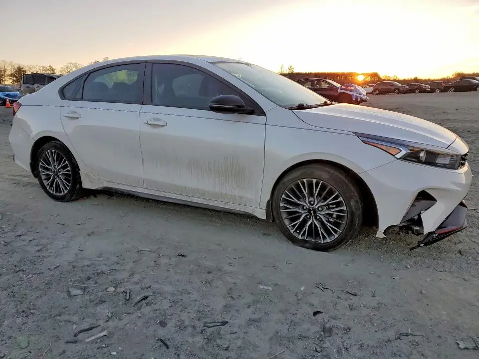 2023 KIA FORTE GT LINE  