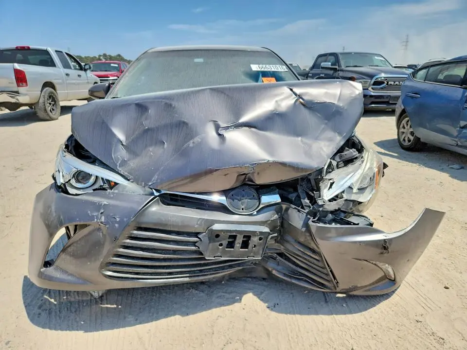 2015 TOYOTA CAMRY LE  