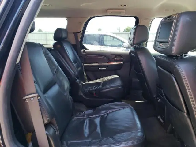 2010 CADILLAC ESCALADE   
