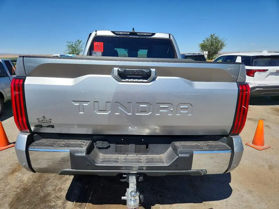 2026 TOYOTA TUNDRA SR5  