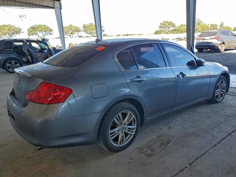 2013 INFINITI G37   