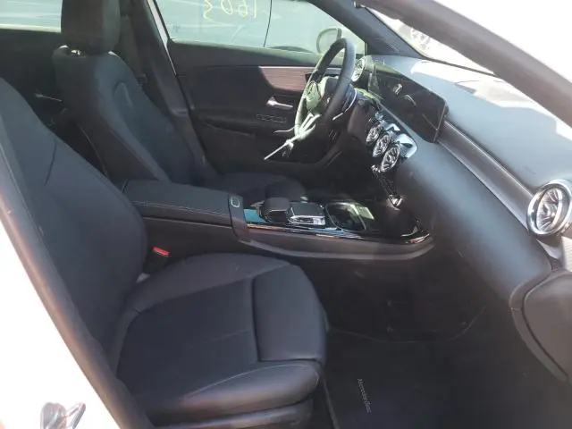 2020 MERCEDES-BENZ A 220