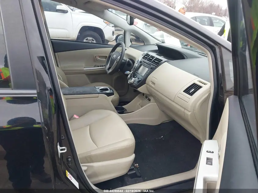 2012 TOYOTA PRIUS V FIVE