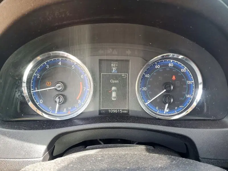 2017 TOYOTA COROLLA SE  