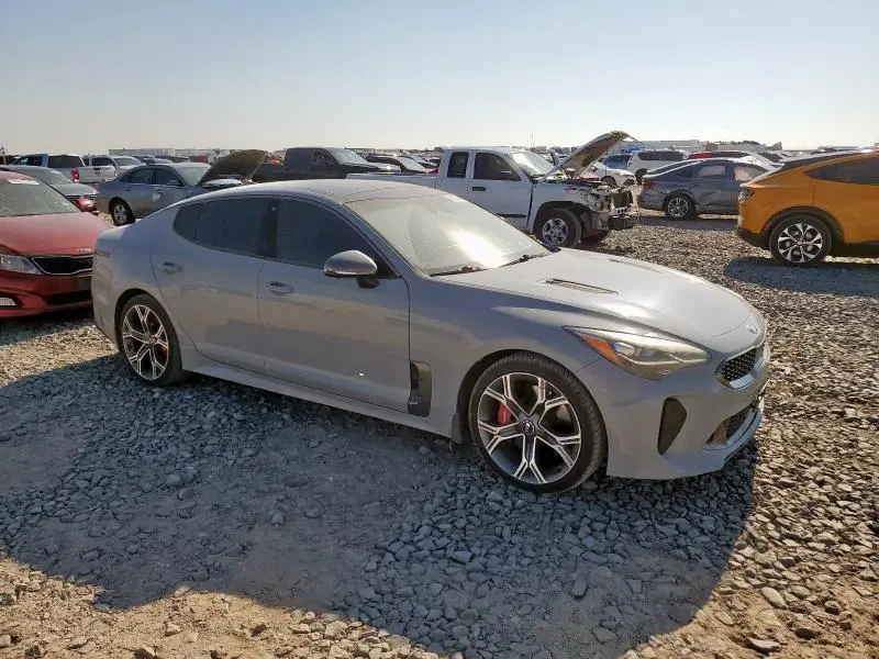 2019 KIA STINGER GT2  
