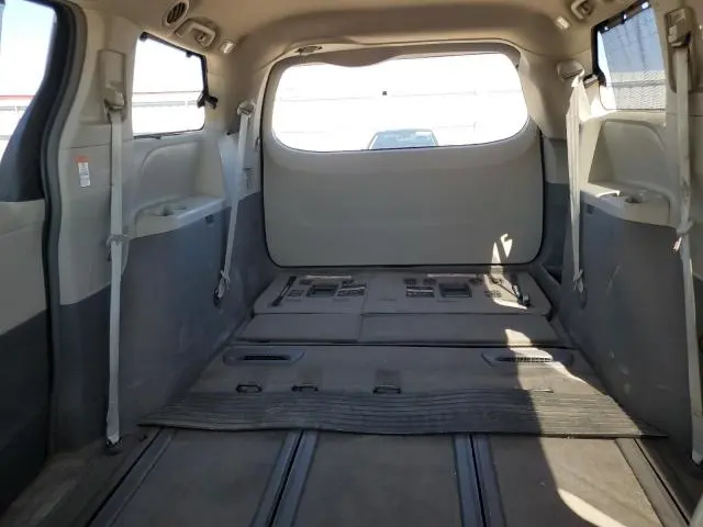 2017 TOYOTA SIENNA XLE  