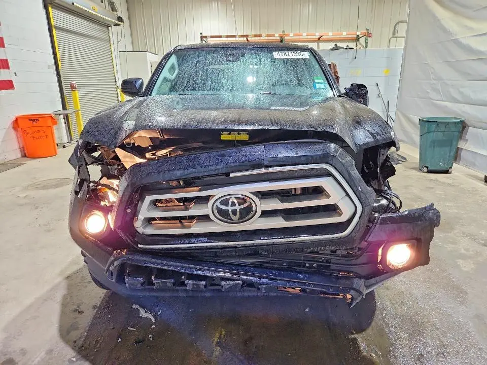 2021 TOYOTA TACOMA SR5 V6  