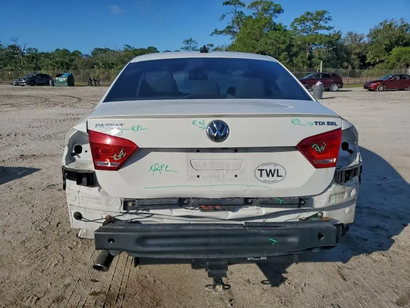 2013 VOLKSWAGEN PASSAT SEL  